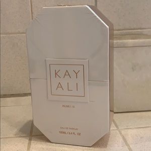 HUDA BEAUTY Makeup - HUDA beauty KAYALI fragrance - new HUDA BEAUTY Makeup - HUDA beauty KAYALI fragrance - new